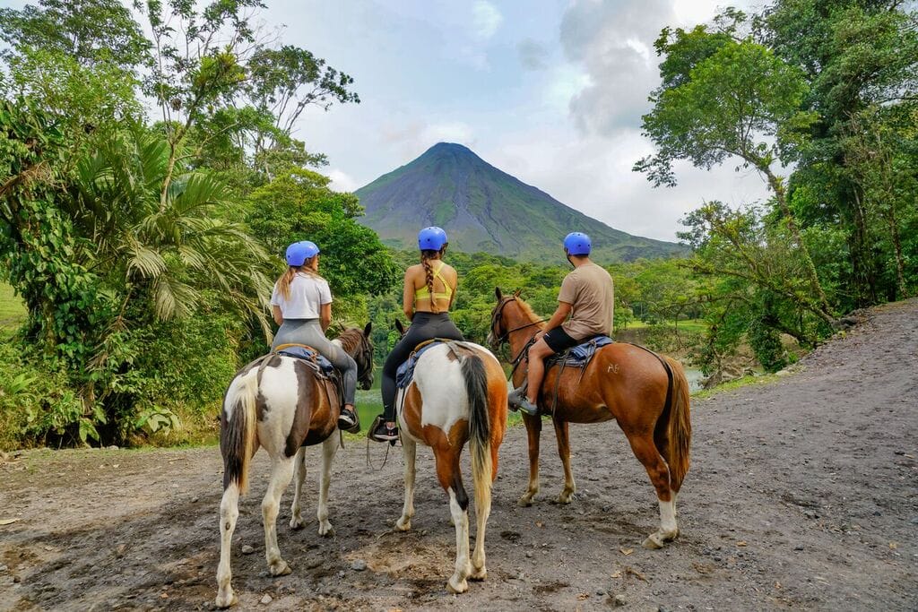 Tour a Caballo a la Catarata Río Fortuna