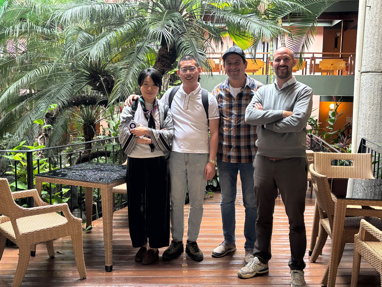 Reunion con DONGHENG, fabricante de granalladoras